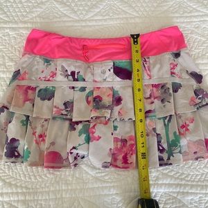 Lululemon pace setter athletic skirt. Sz 8